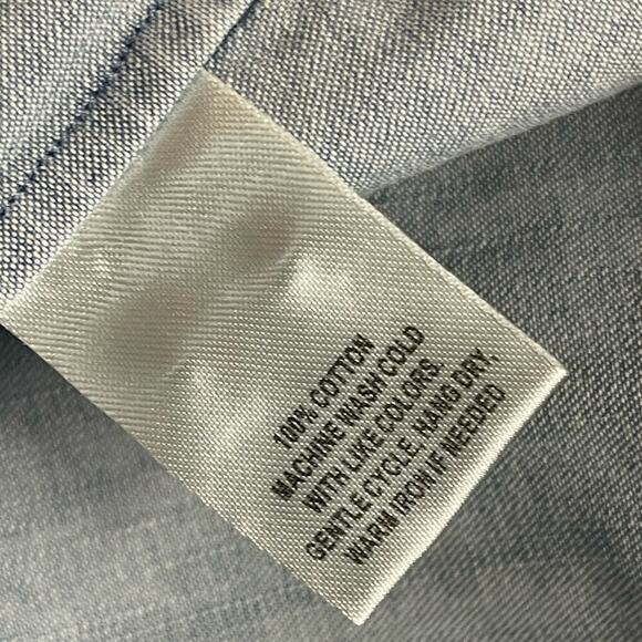UNTUCKit‎ Women's Light Denim Button Down Long Sleeve Shirt in Blue Size 2 NWT - Picture 6 of 7